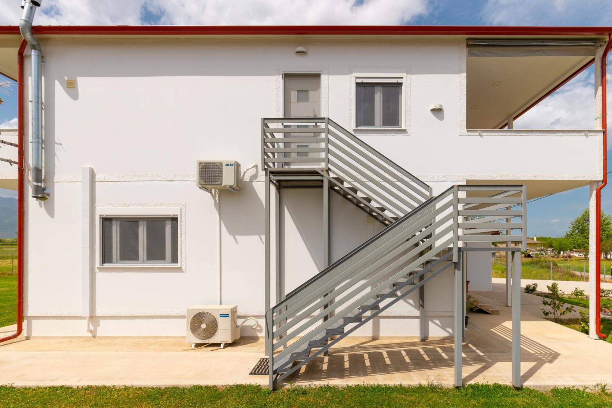Countryside Apartments First Floor Tríkala エクステリア 写真
